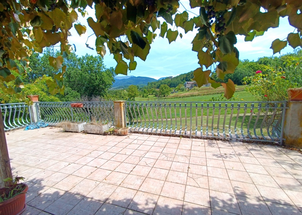 Detached property for sale  500 sqm in excellent condition, Licciana Nardi, locality Lunigiana