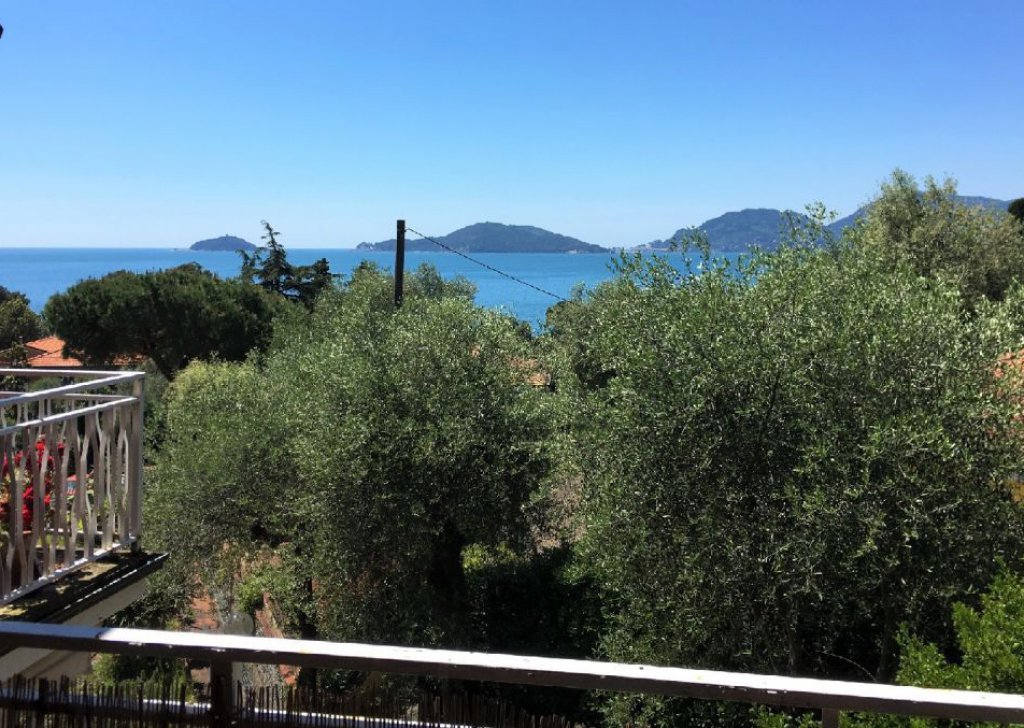 Apartment for sale  90 sqm, Lerici, locality Poet's Gulf