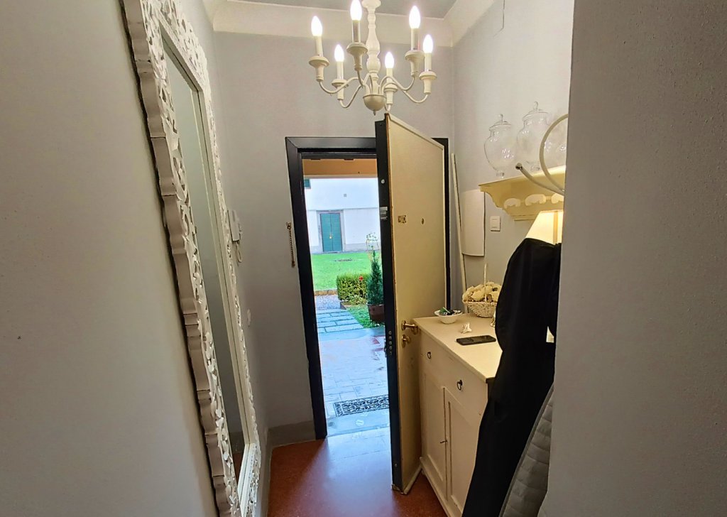 Apartment for sale  125 sqm in excellent condition, Lucca, locality Near the coast