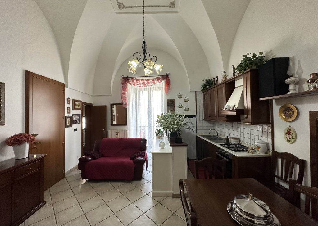 Casa di paese in vendita  65 m² in buone condizioni, Ostuni, località Centro storico