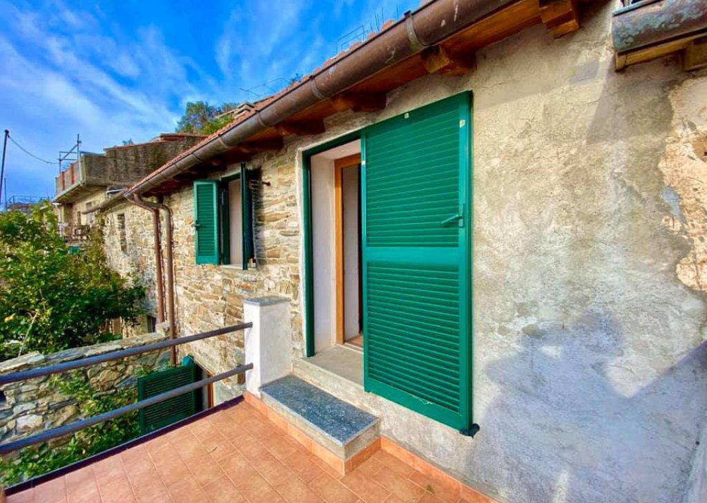Casa di paese in vendita  70 m² in buone condizioni, La Spezia, località Costa