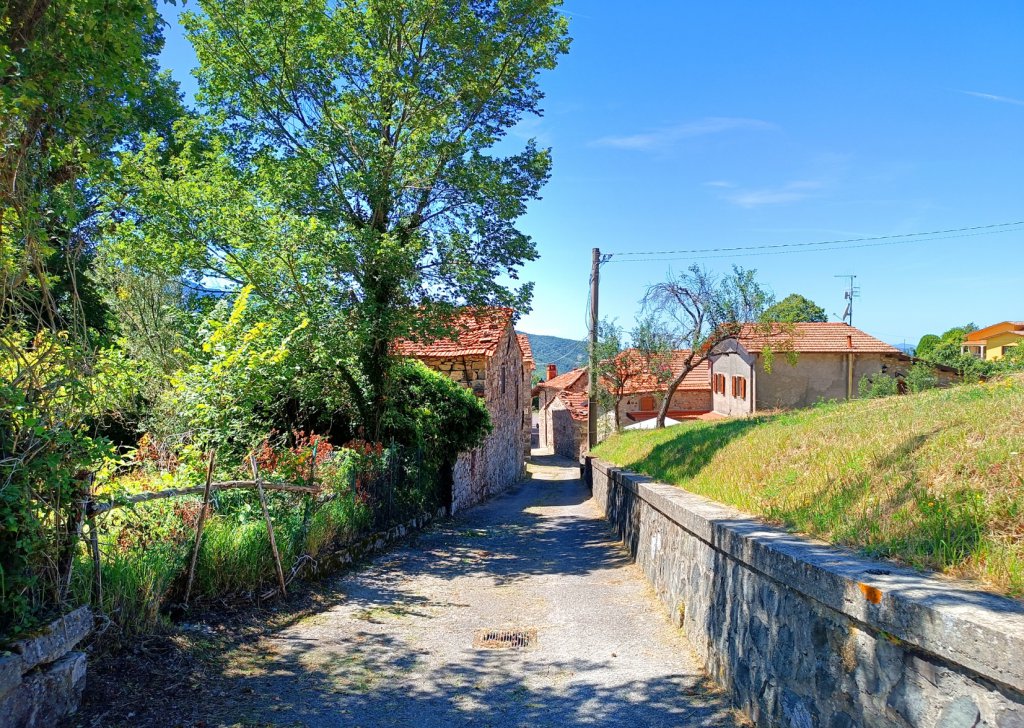Village house for sale  70 sqm in good condition, Minucciano, locality Garfagnana