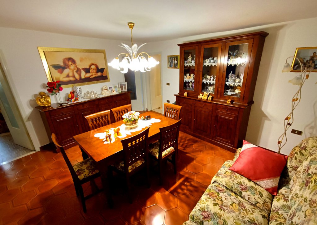 Casa di paese in vendita  190 m² in buone condizioni, Licciana Nardi, località Lunigiana