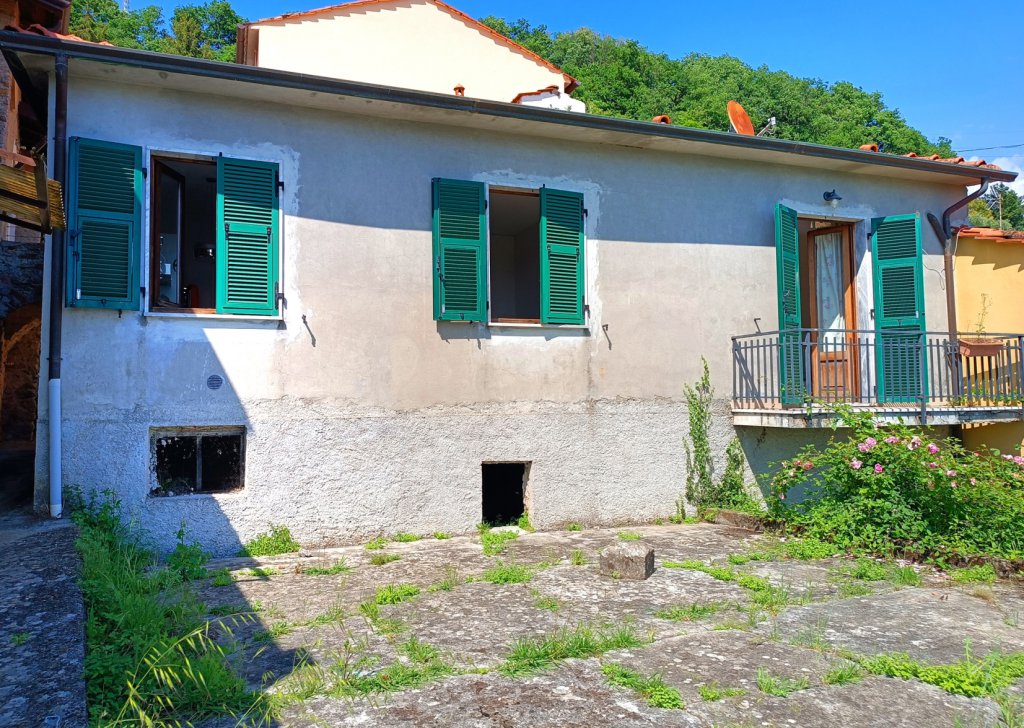 Sale Village house Podenzana - IL CASTELLETTO Locality 