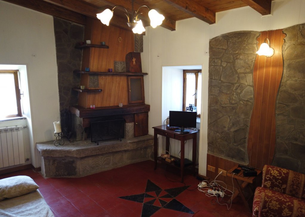 Casa di paese in vendita  55 m² in buone condizioni, Filattiera, località Lunigiana