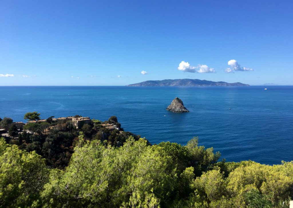 Detached property for sale  200 sqm, Monte Argentario, locality Coast