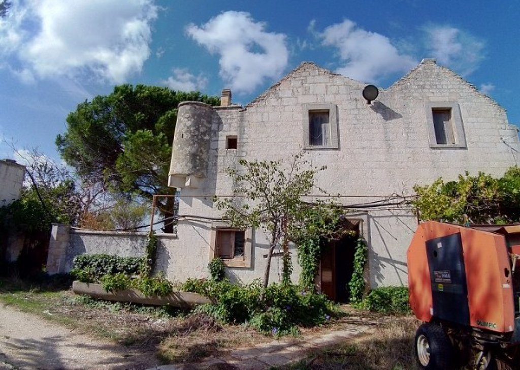 Gruppo di fabbricati in vendita  1500 m², Alberobello, località Valle d'Itria