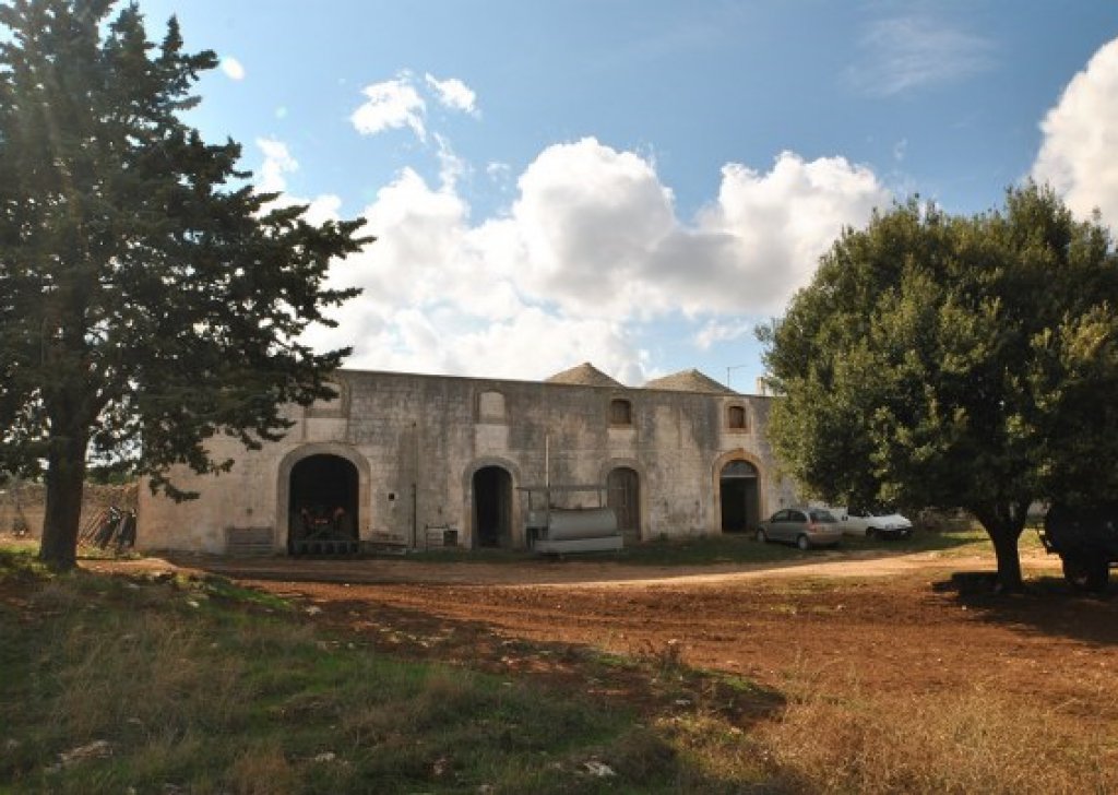 Vendita Gruppo di fabbricati Alberobello - MASSERIA ALBEROBELLO Località Valle d'Itria