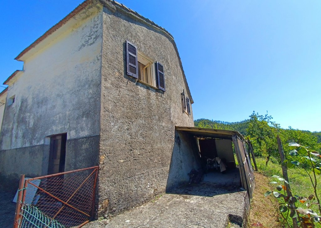 Group of buildings for sale  150 sqm, Licciana Nardi, locality Lunigiana