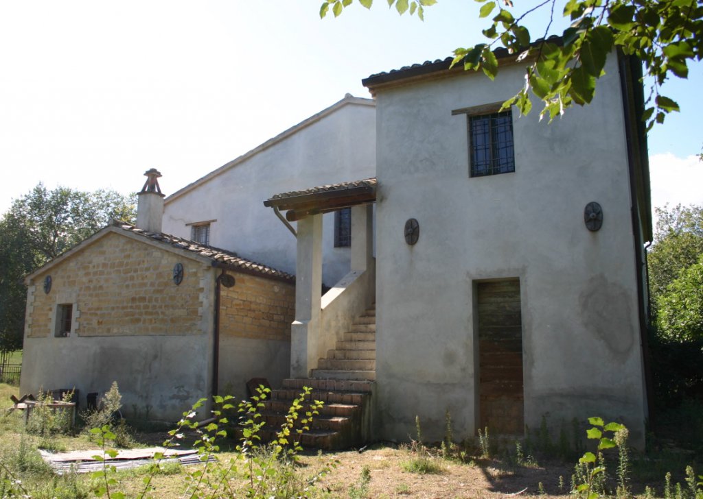 Sale Group of buildings Sant'Ippolito - GALLO BIANCO Locality 