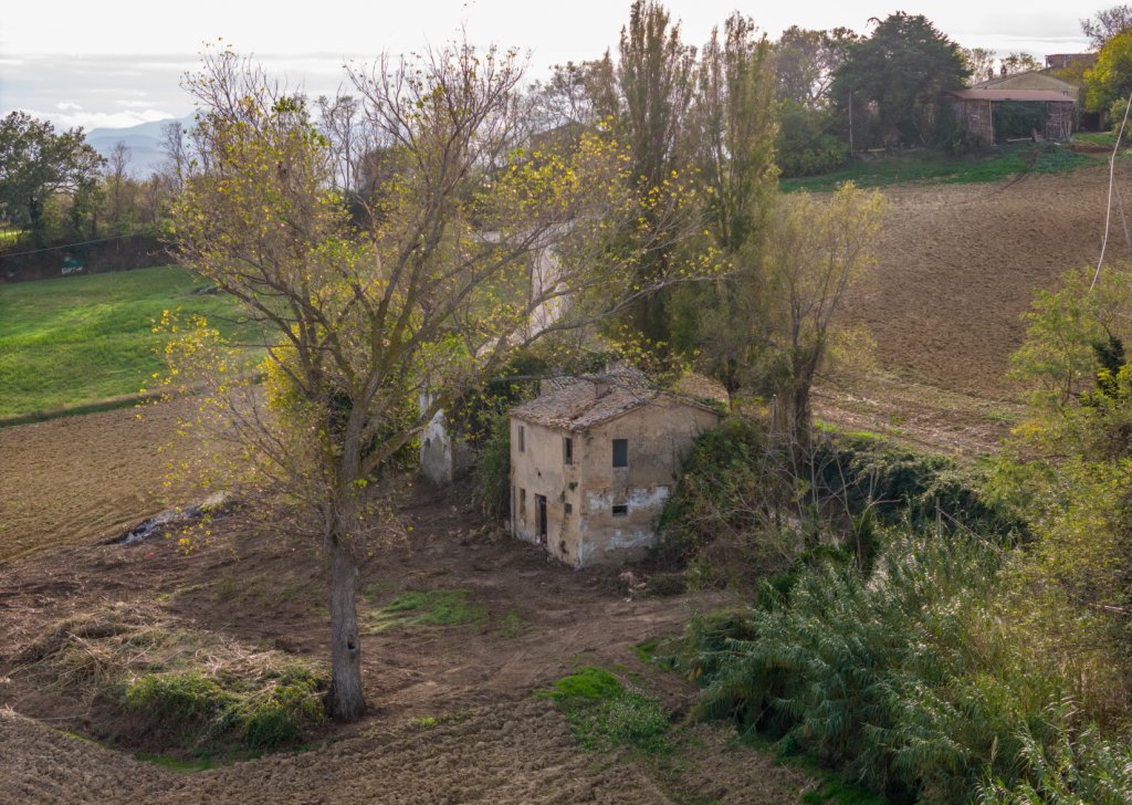 Group of buildings for sale  435 sqm, San Lorenzo in Campo, locality Near the coast