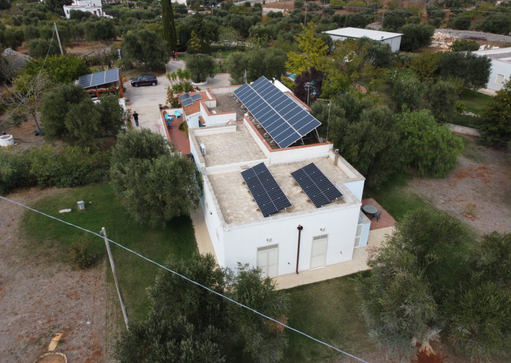 Detached property for sale  140 sqm in excellent condition, Ostuni, locality Itria Valley
