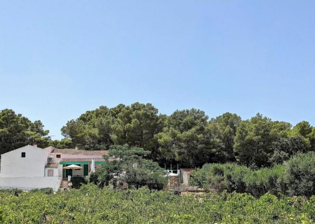 Detached property for sale  220 sqm in good condition, Carloforte, locality San Pietro island
