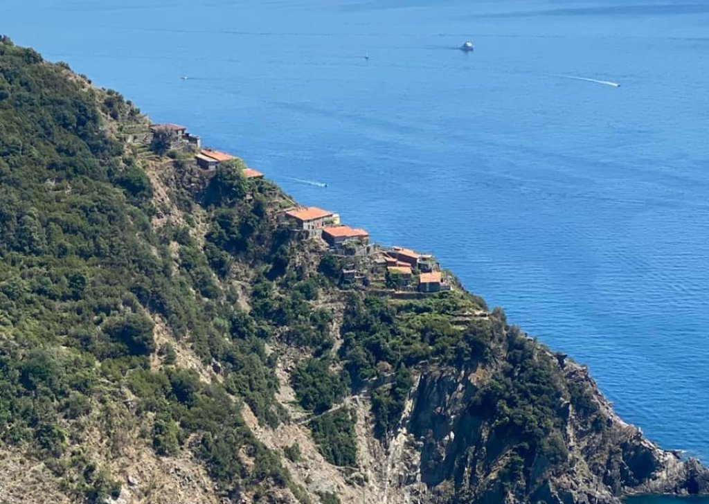 Detached property for sale  150 sqm in good condition, La Spezia, locality Cinque Terre