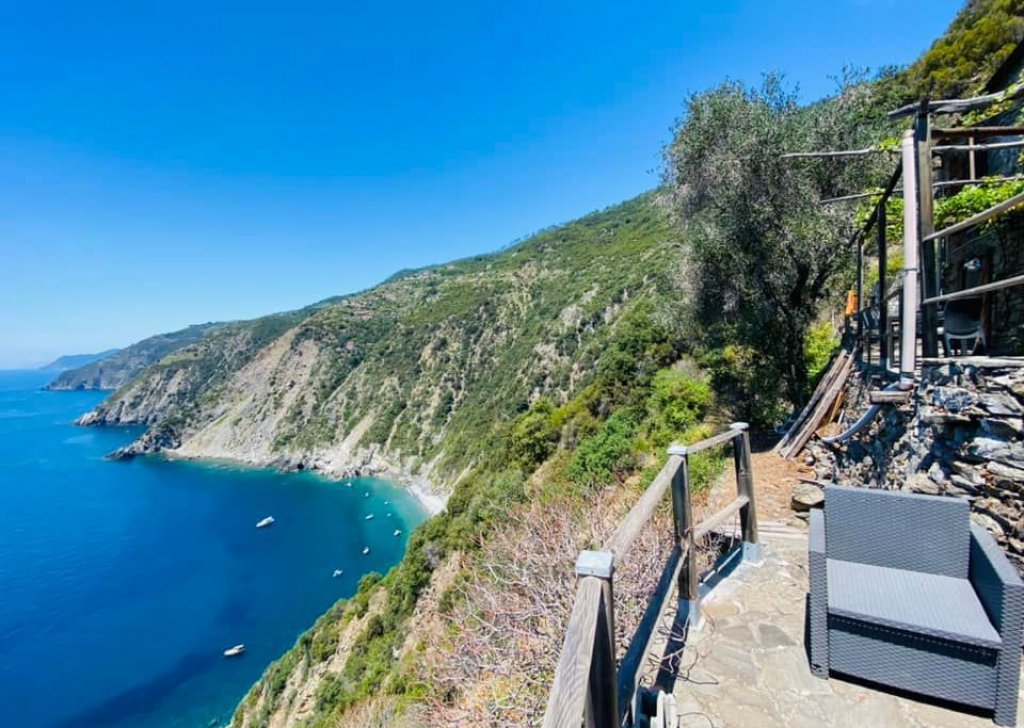 Detached property for sale  150 sqm in good condition, La Spezia, locality Cinque Terre