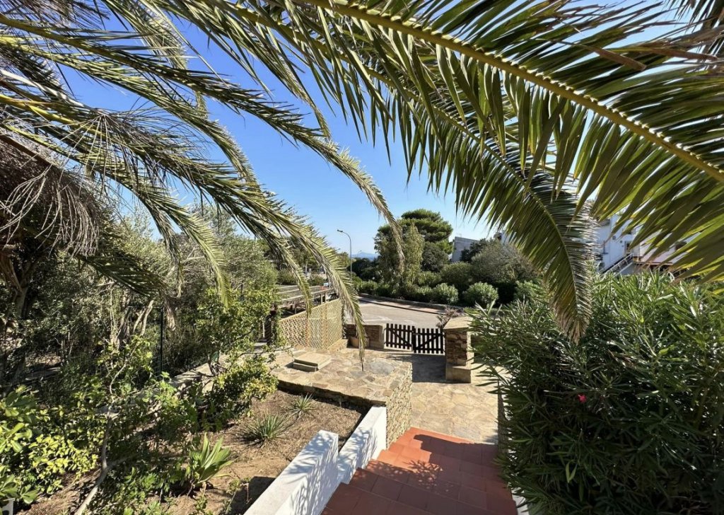 Detached property for sale  139 sqm in good condition, Stintino, locality North coast