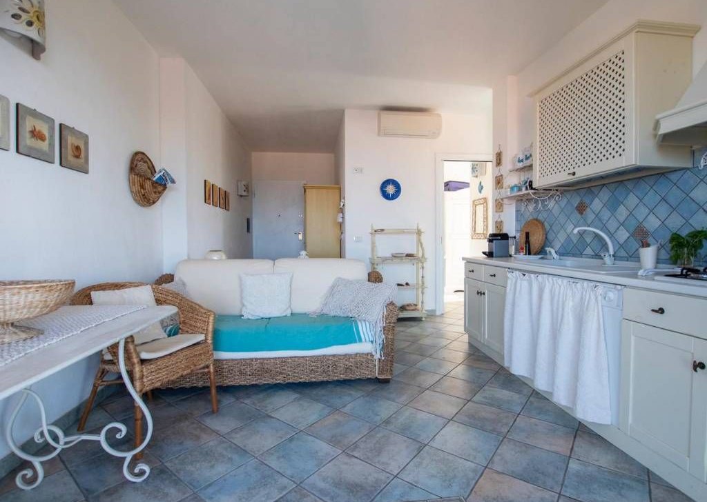 Appartamento in vendita  70 m² in buone condizioni, Valledoria, località Costa nord