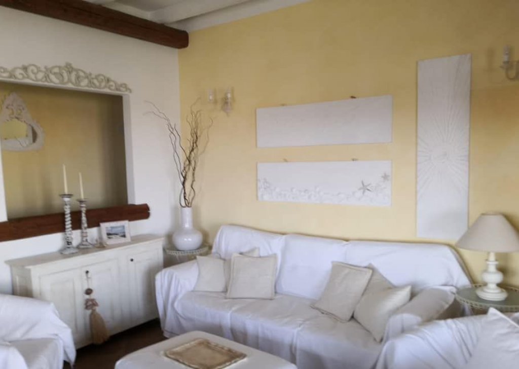 Appartamento in vendita  150 m² in ottime condizioni, Stintino, località Costa nord