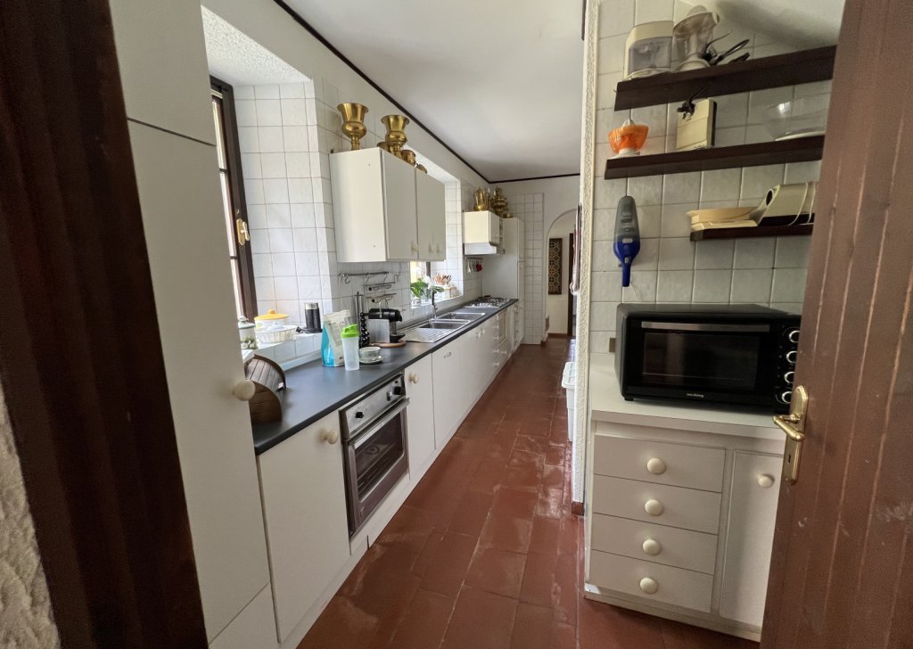 Detached property for sale  300 sqm in excellent condition, Fano, locality Coast