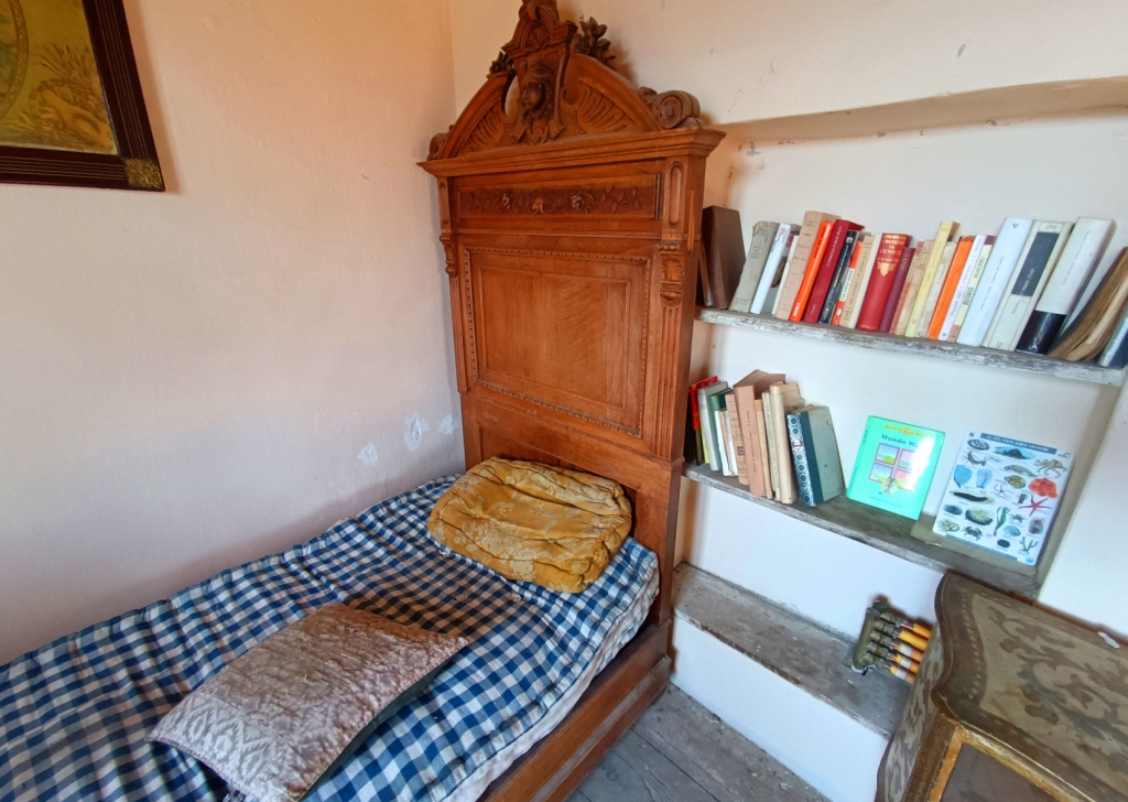 Semi-detached property for sale  230 sqm, Sillano, locality Garfagnana