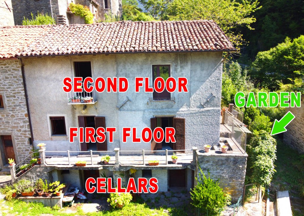 Proprietà semi-indipendente in vendita  120 m² in buone condizioni, Castiglione di Garfagnana