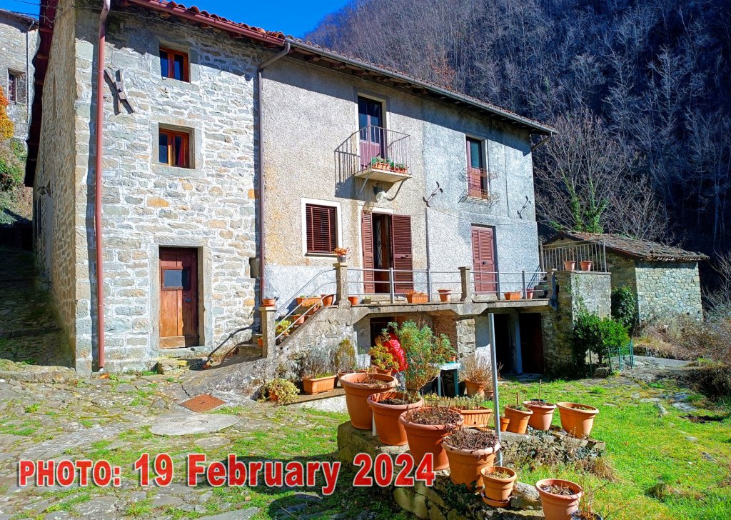 Semi-detached property for sale  120 sqm in good condition, Castiglione di Garfagnana