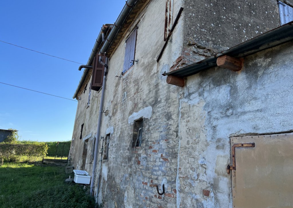 Detached property for sale  180 sqm, Arcevia, locality Near the coast