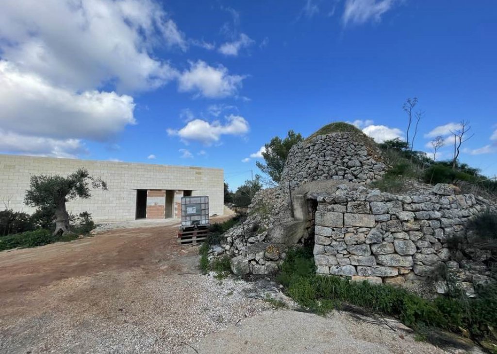 Detached property for sale  100 sqm, Ostuni, locality Itria Valley