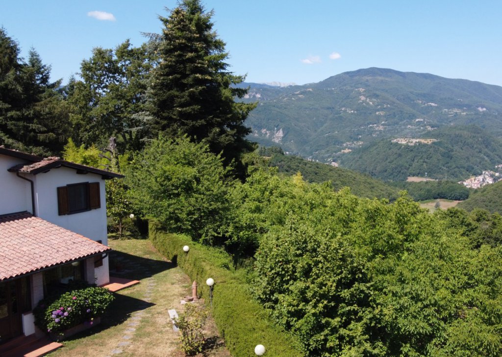 Sale Detached property Castelnuovo di Garfagnana - LA VILLA DI ALESSANDRA Locality 