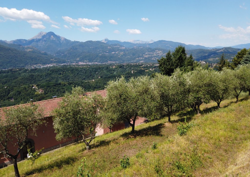 Detached property for sale  370 sqm in good condition, Barga, locality Garfagnana