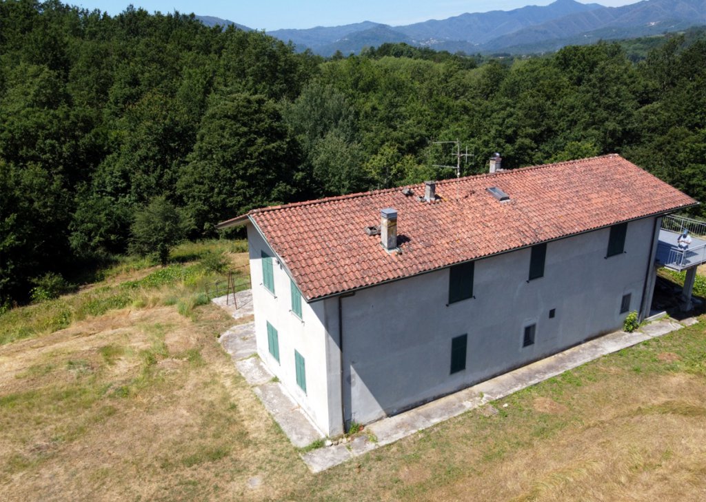 Detached property for sale  180 sqm, Licciana Nardi, locality Lunigiana