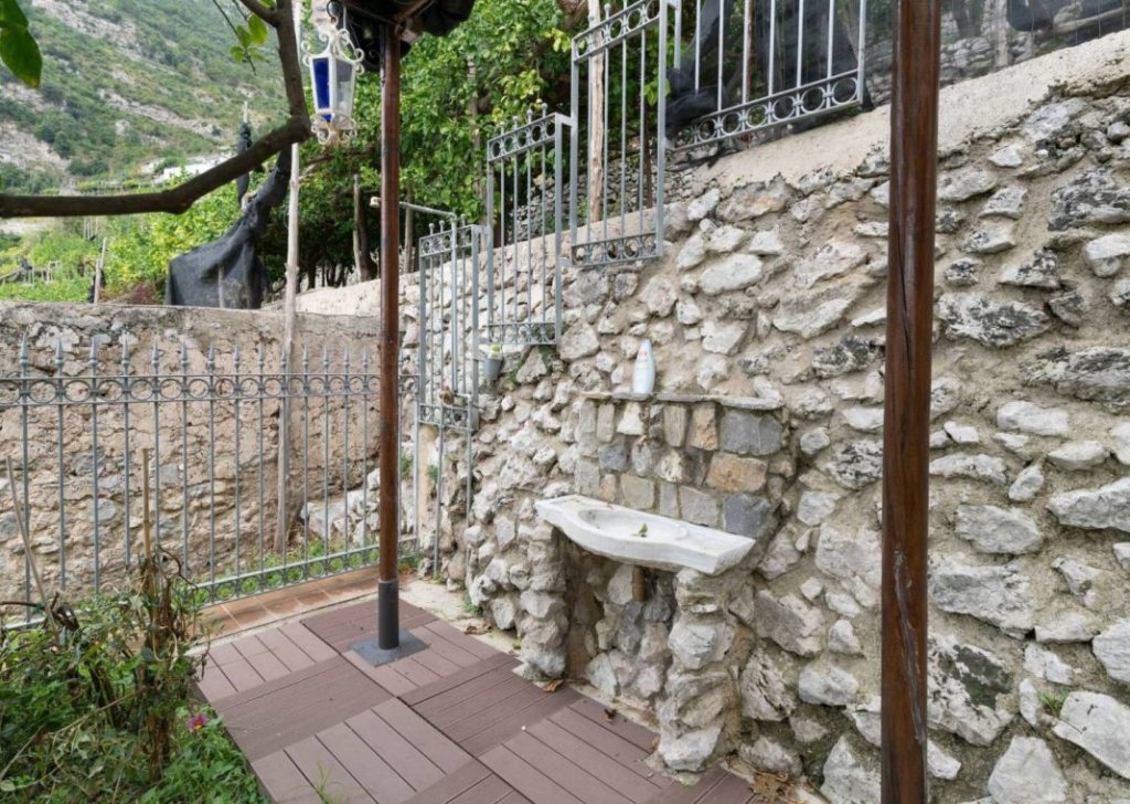 Proprietà indipendente in vendita  100 m² in buone condizioni, Amalfi, località Costiera Amalfitana