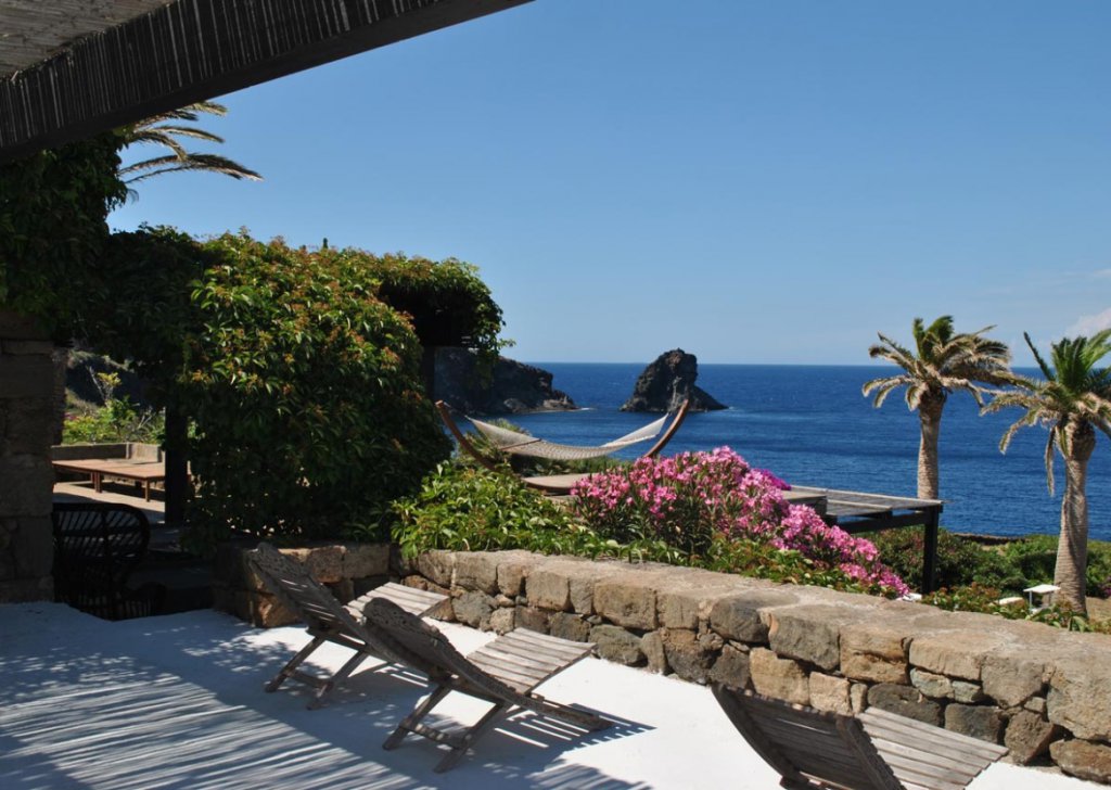 Proprietà indipendente in vendita  350 m², Pantelleria, località Isola di Pantelleria