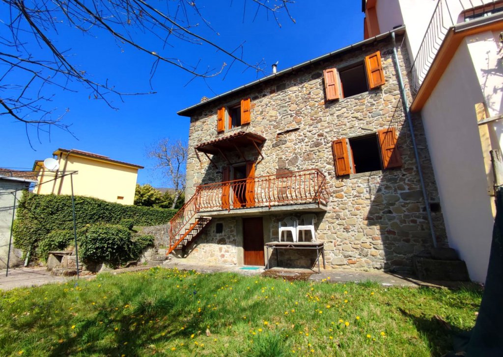 Semi-detached property for sale  150 sqm in good condition, San Romano in Garfagnana, locality Garfagnana