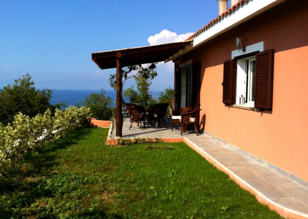 Detached property for sale  150 sqm in good condition, Tropea, locality Coast