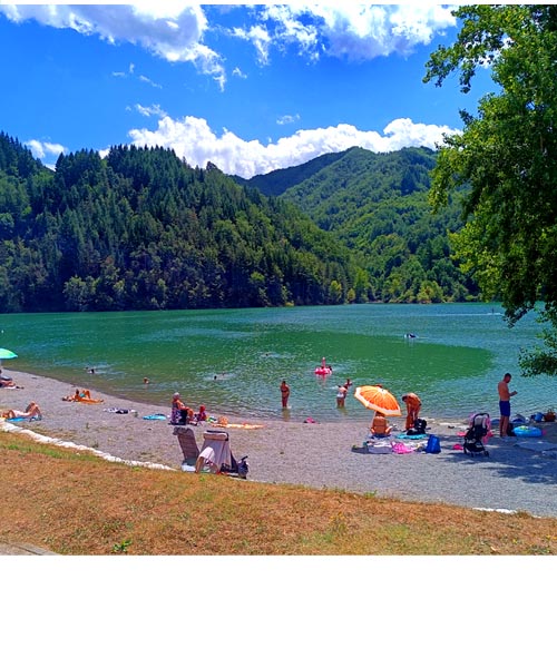 Lakefront houses for sale in Italy